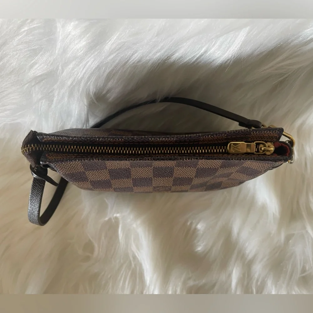 Louis Vuitton Damier Trousse Cosmetique - Picture 2 of 11